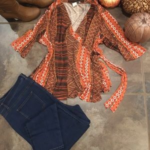 Cute, lightweight, front tie wrap top